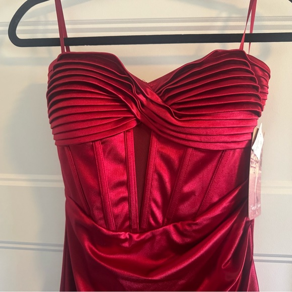 Emerald Sundae Red Pleated Mini Dress - Picture 2 of 6